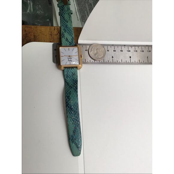 Cynthia Rowley Ladies Gold Tone Square Teal Watch New Battery! - Picture 5 of 5